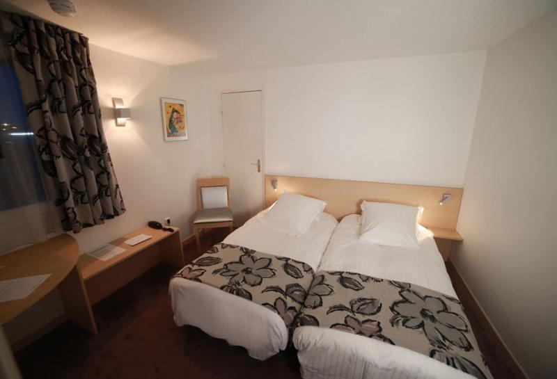 Le Konine - Hotel & Bar & Restaurant Montceau-les-Mines Bagian luar foto
