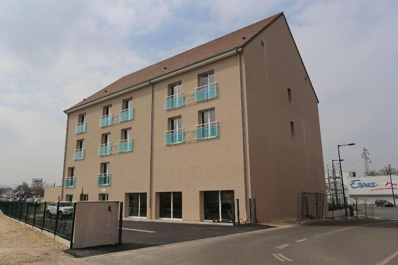 Le Konine - Hotel & Bar & Restaurant Montceau-les-Mines Bagian luar foto