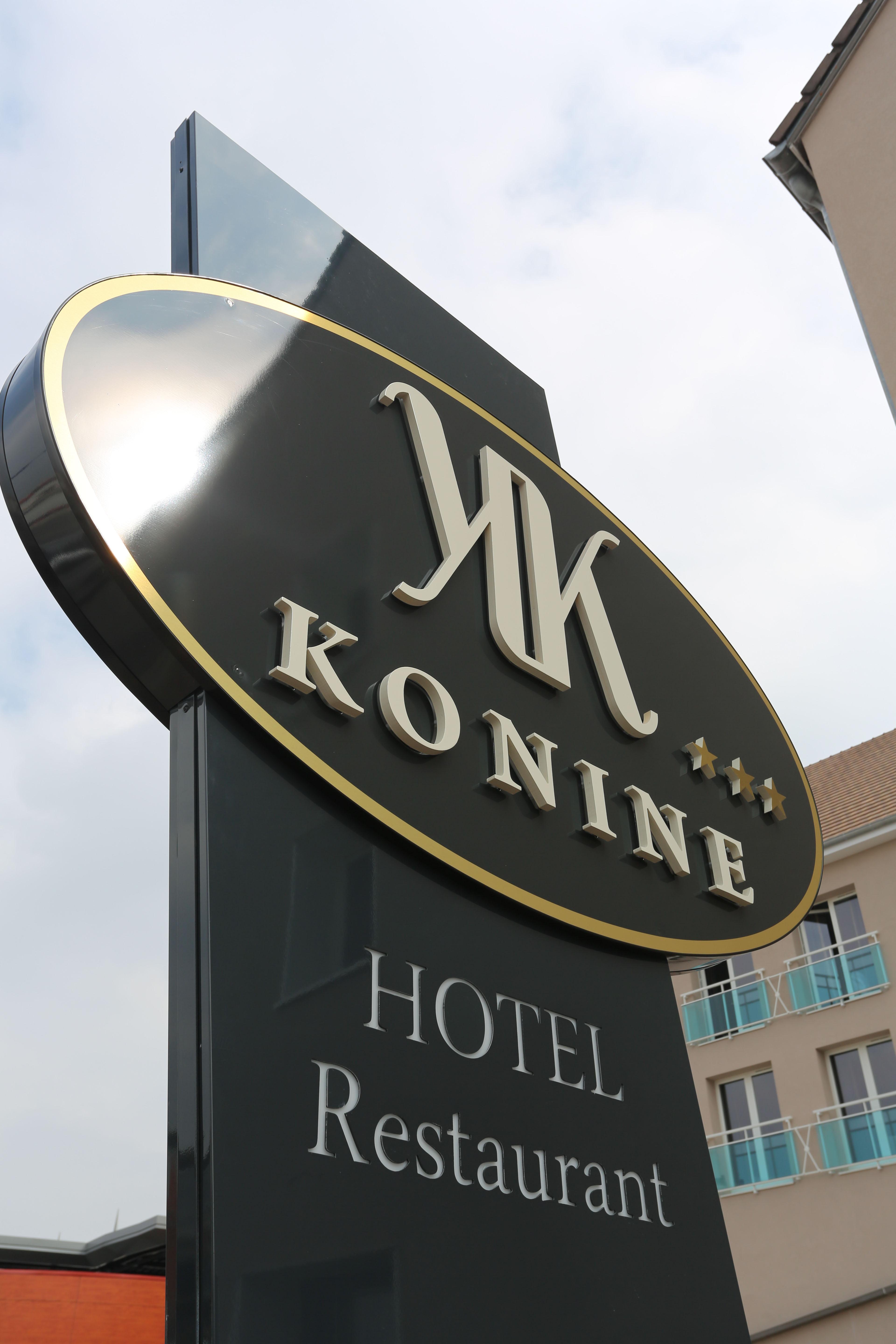 Le Konine - Hotel & Bar & Restaurant Montceau-les-Mines Bagian luar foto